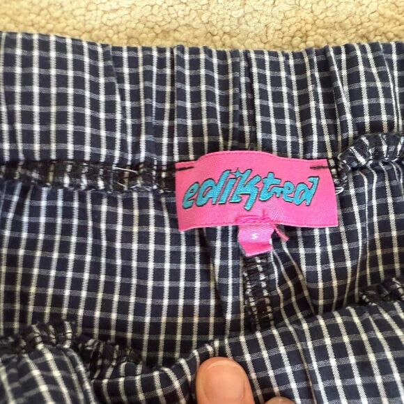 Black and white Edikted low-waisted button-up pants - Picture 2 of 2